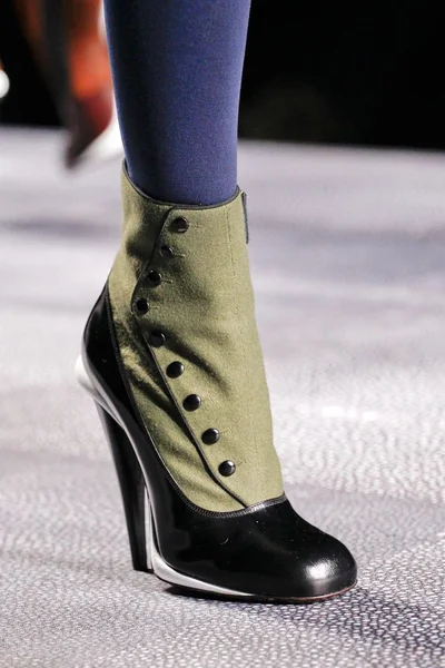 Look 28